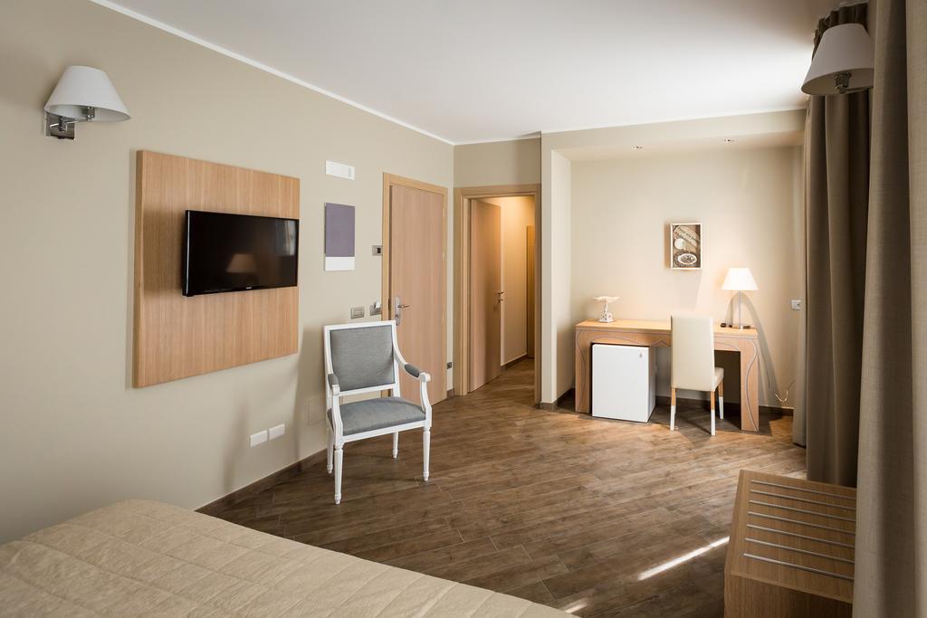 Hotel Monteverde Acqui Terme Bagian luar foto