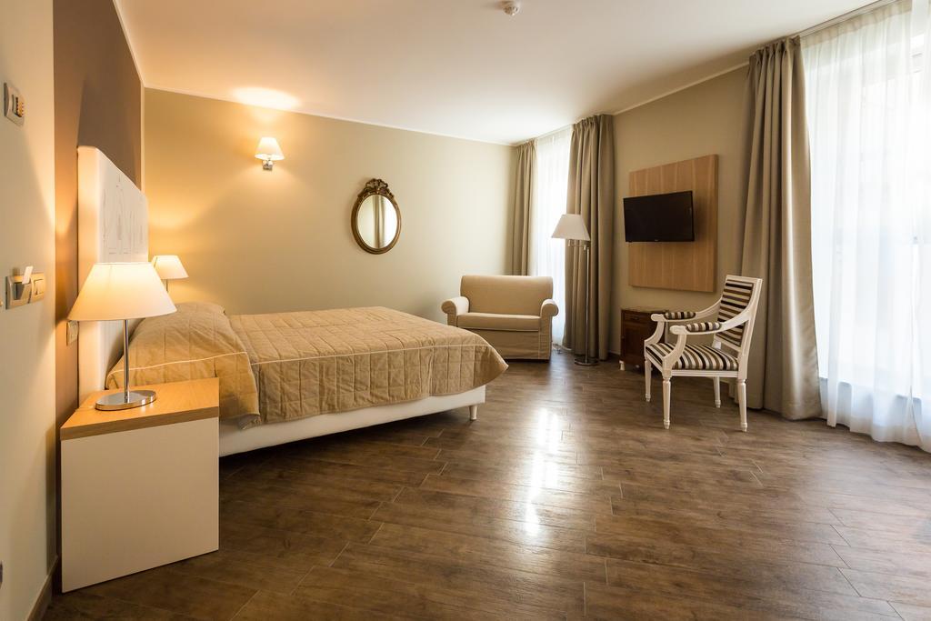 Hotel Monteverde Acqui Terme Bagian luar foto