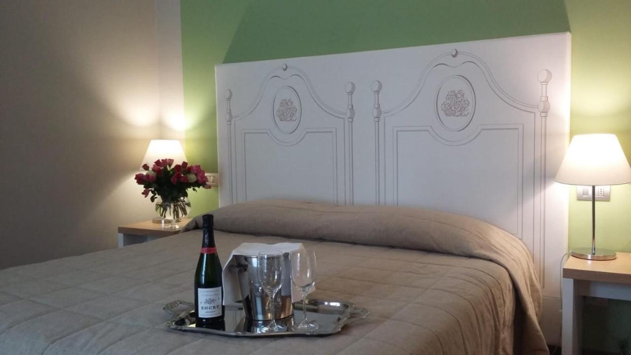 Hotel Monteverde Acqui Terme Bagian luar foto